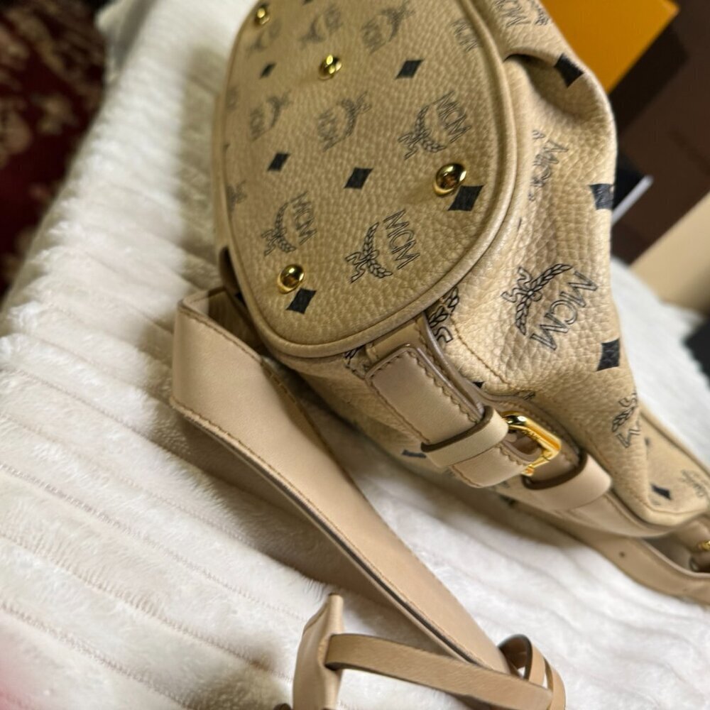 *Authentic* MCM Crosssbody Bag - Picture 4 of 6